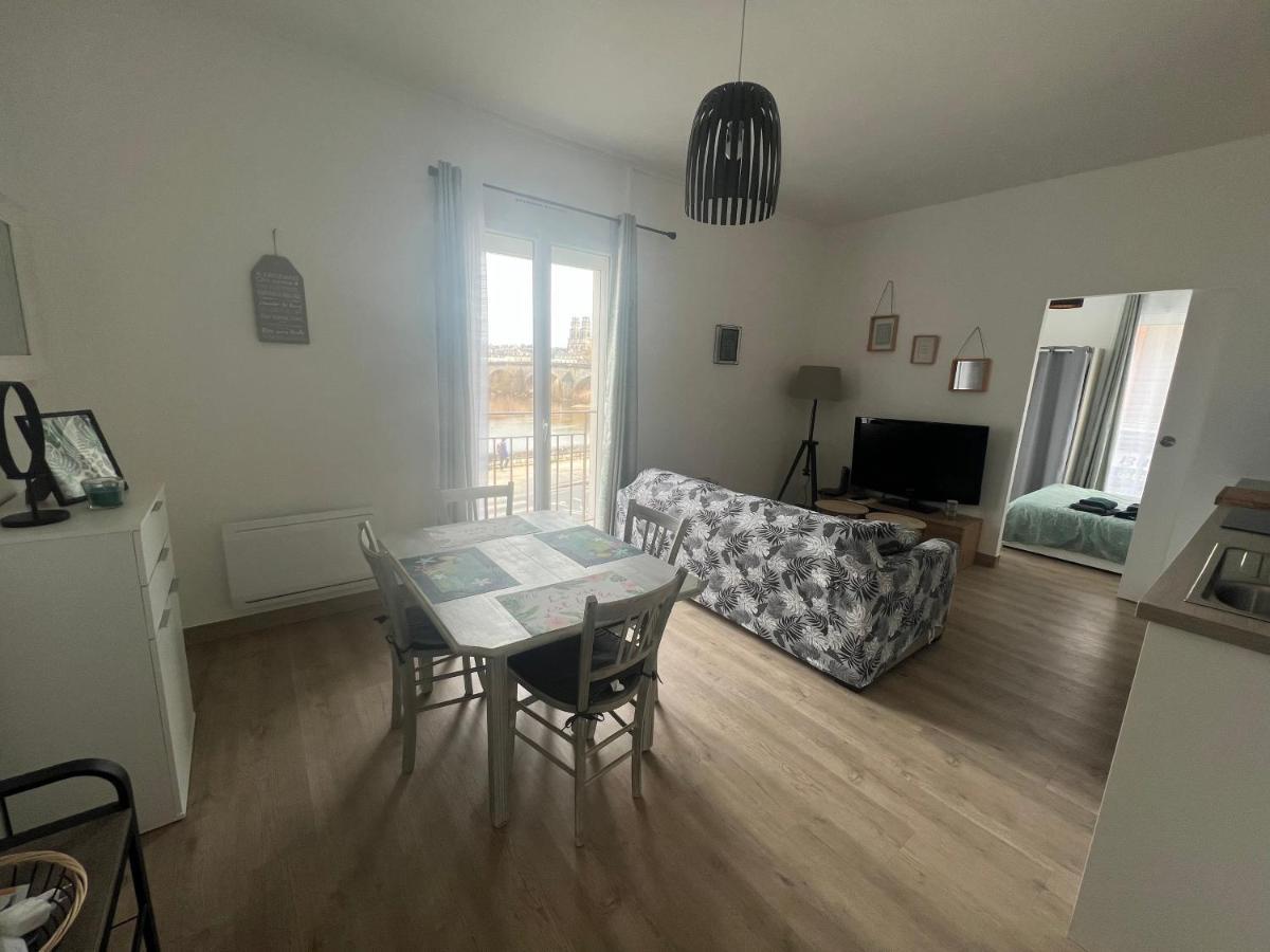 Cosy Loire, T2 Neuf, Front De Loire ,Vue Cathedrale,5Min A Pied Centre Ville Et Parking Prive Orleans Bagian luar foto